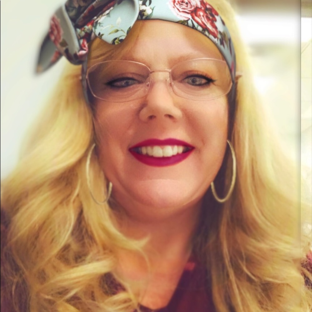 Meet your Posher, Stella